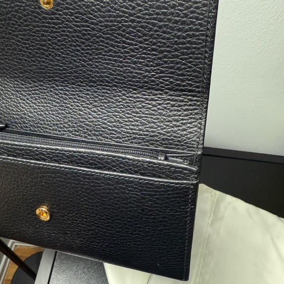 Gucci GG Marmont leather continental wallet
Style: 456116 CAO0G 1000 - Picture 10 of 14